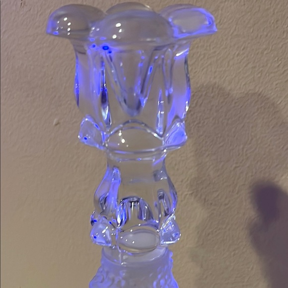 Elegant Clear Glass Candle Holder - Picture 5 of 10